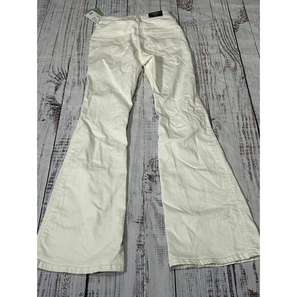 NWT Divided H&M Women's White High Waist Flared Leg and Bootcut Jeans Size 2 - Picture 2 of 8